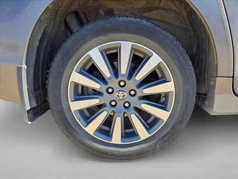 Used 2020 Toyota Sienna XLE image 15