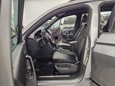 Used 2021 Volkswagen Tiguan SE AWD/4WD image 30