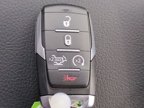 Used 2025 RAM 1500 Big Horn AWD/4WD image 33