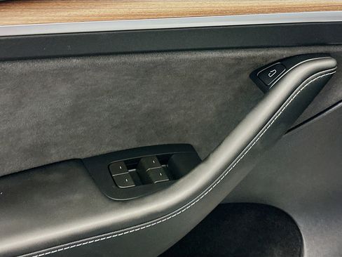 Used 2023 Tesla Model Y Long Range image 15