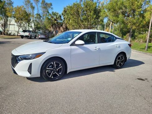 Certified 2025 Nissan Sentra SV image 9