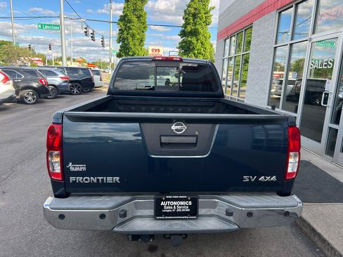 Used 2015 Nissan Frontier SV w/ SV Value Truck Package AWD/4WD image 6