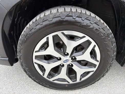 Used 2023 Subaru Forester Premium image 11