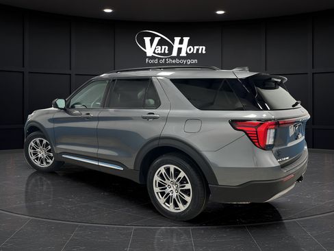 Used 2025 Ford Explorer Active w/ Active Comfort Package AWD/4WD image 5