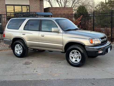 Used 2001 Toyota 4Runner SR5 image 31