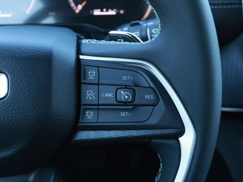 New 2025 Jeep Grand Cherokee Laredo X image 14