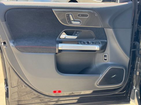 New 2025 Mercedes-Benz GLB 35 AMG 4MATIC image 18