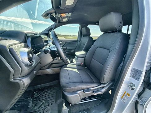 Certified 2024 Chevrolet Colorado LT w/ LT Convenience Package image 18