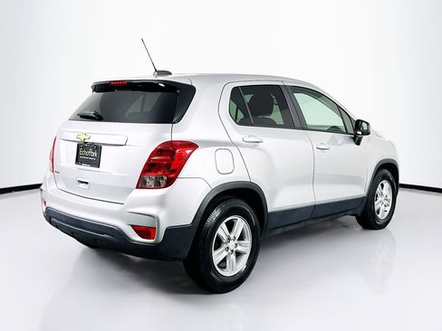 Used 2020 Chevrolet Trax LS w/ Tint and Cruise Package image 9