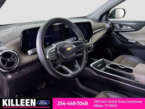 Used 2025 Chevrolet Equinox LT w/ Convenience Package II FWD image 11