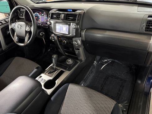 Used 2015 Toyota 4Runner SR5 AWD/4WD image 39