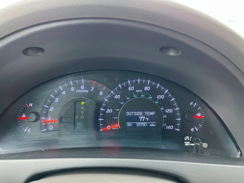 Used 2010 Toyota Camry XLE FWD image 19