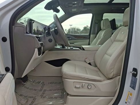 Used 2022 Cadillac Escalade Sport Platinum image 14