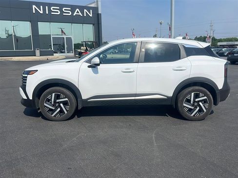 Certified 2025 Nissan Kicks SV FWD image 13