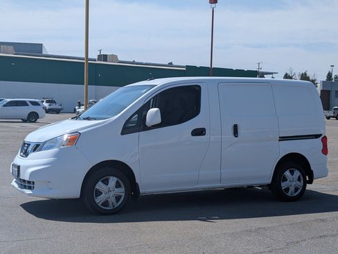 Used 2020 Nissan NV200 SV image 2