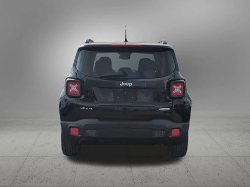 Used 2017 Jeep Renegade Latitude image 5