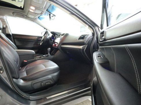 Used 2018 Subaru Outback 2.5i Limited AWD/4WD image 10