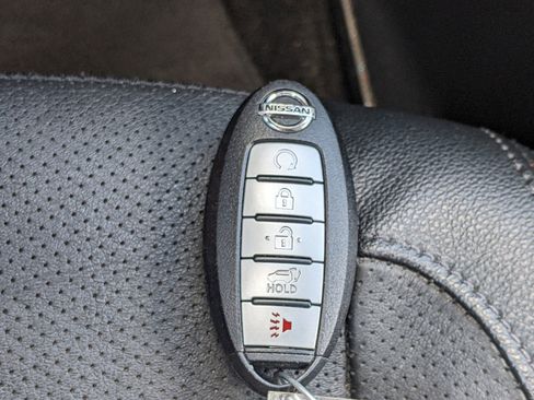 Used 2018 Nissan Rogue SL w/ Premium Package image 31