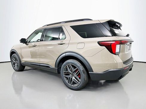 New 2026 Ford Explorer ST-Line w/ ST-Line Street Pack image 4