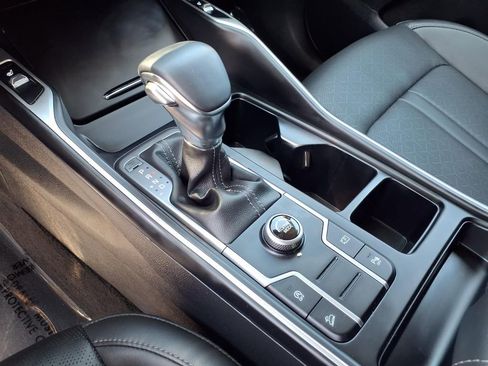 Certified 2023 Kia Sorento S FWD image 18