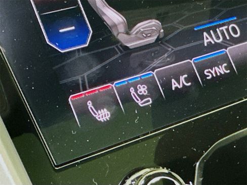 Used 2020 Lamborghini Urus Base image 19