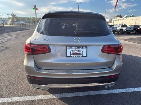 Used 2022 Mercedes-Benz GLC 300 image 4