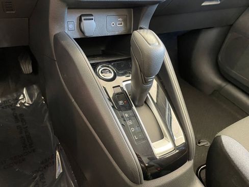 Used 2025 Nissan Versa SV image 39