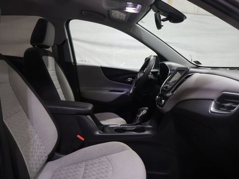 Used 2022 Chevrolet Equinox LS w/ LS Convenience Package image 10