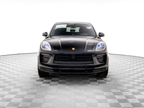 Certified 2026 Porsche Macan AWD/4WD image 9
