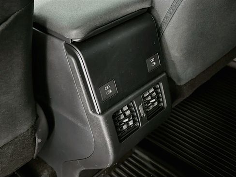 Used 2024 Subaru Solterra AWD/4WD image 28