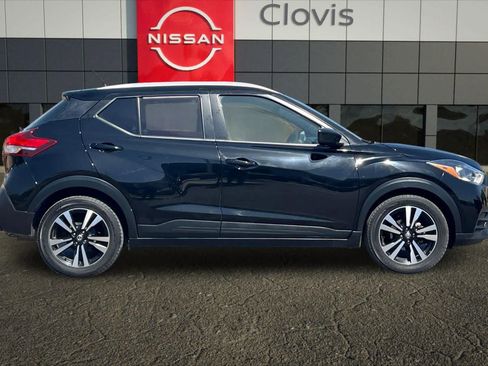 Used 2020 Nissan Kicks SV image 9