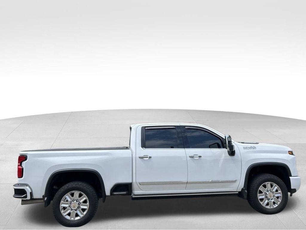 Used 2024 Chevrolet Silverado 2500 High Country w/ High Country Premium Package AWD/4WD image 7