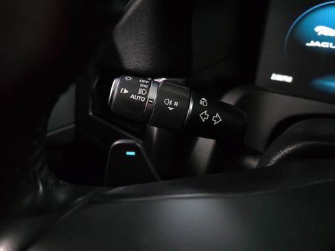 Used 2017 Jaguar XF R-Sport image 22