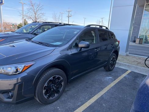 Certified 2022 Subaru Crosstrek 2.0i Premium image 3