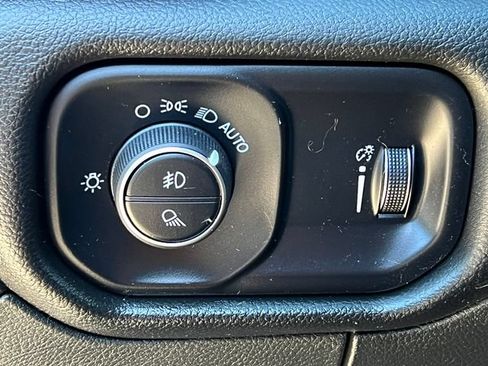 Used 2023 RAM 1500 Big Horn AWD/4WD image 21