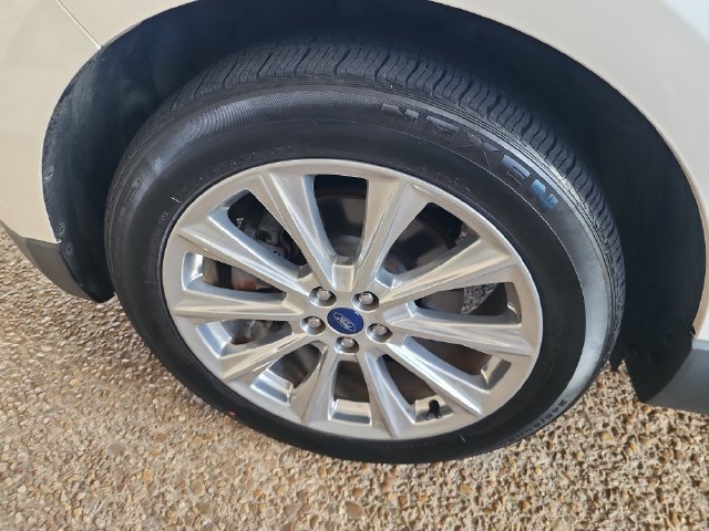 Used 2018 Ford Edge Titanium w/ Equipment Group 301A FWD image 22