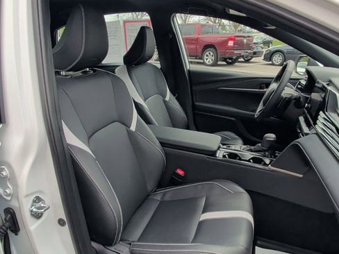 Used 2025 Toyota Camry SE w/ Convenience Package image 29