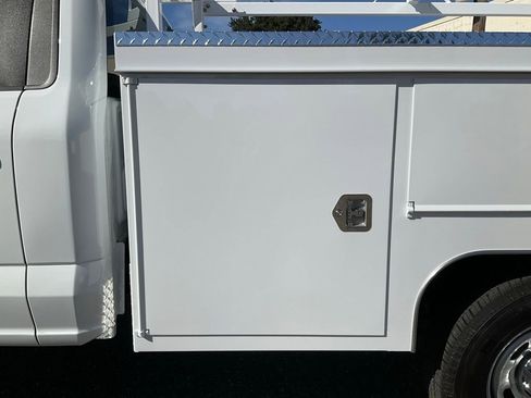 New 2025 Ford F350 XL w/ XL Chrome Package image 15