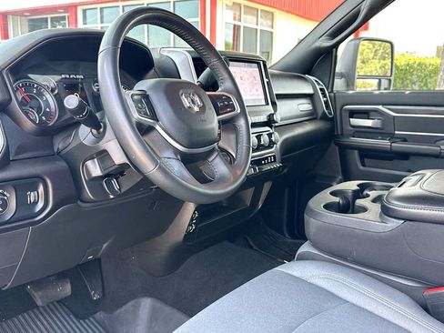 Used 2024 RAM 2500 Big Horn AWD/4WD image 18