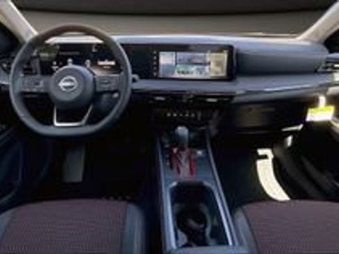 Certified 2025 Nissan Kicks SR w/ Interior Electronics Package image 6