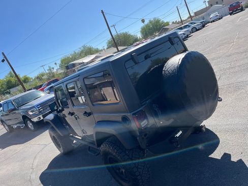 Used 2018 Jeep Wrangler Unlimited Sport S image 46