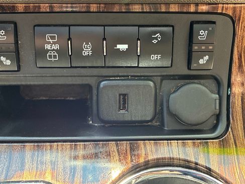 Used 2015 GMC Acadia Denali AWD/4WD image 38
