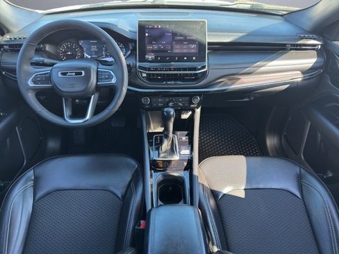 Used 2023 Jeep Compass Altitude w/ Convenience Group image 18