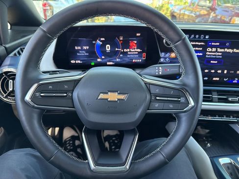 Used 2025 Chevrolet Equinox EV LT image 25