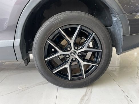 Used 2018 Toyota RAV4 SE w/ Power Extra Value Package FWD image 27