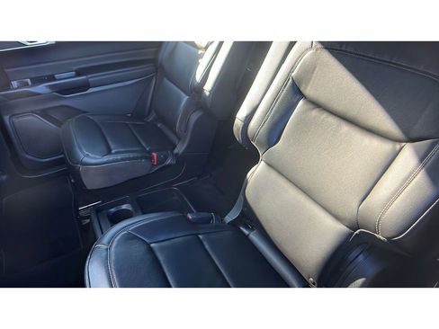 Used 2020 Ford Explorer XLT w/ Equipment Group 202A image 14