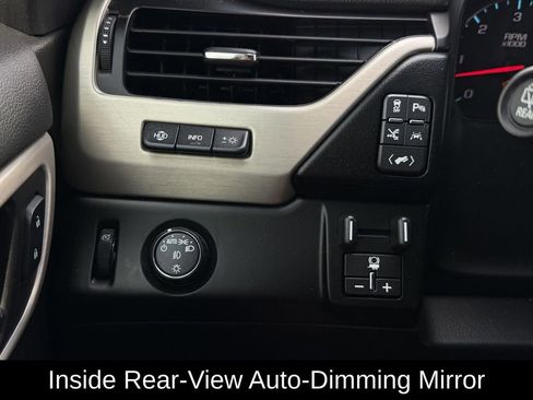 Used 2018 GMC Yukon Denali w/ Denali Ultimate Package RWD image 29