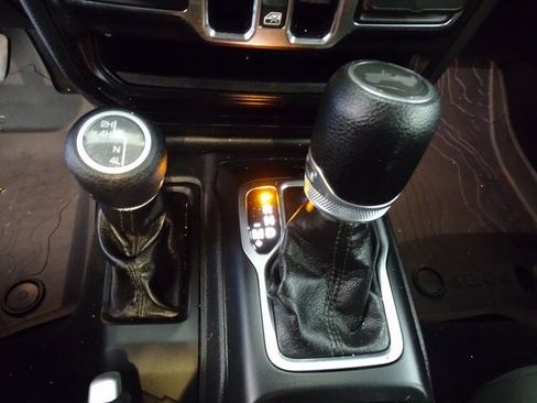 Certified 2022 Jeep Wrangler Unlimited Sport w/ Sun And Sound Package image 10