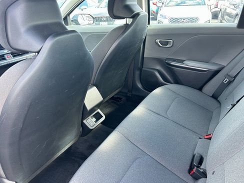 Used 2025 Kia K4 LX image 28