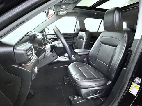 Certified 2021 Ford Explorer Limited w/ Equipment Group 301A image 10